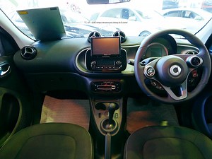 新型スマートフォーフォー（smart forfour）見てきた！内装はチープか？