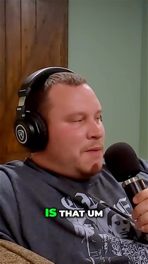 Relive the iconic era of 90s pinups with a look back at the stars who defined a generation. From Pamela Anderson to Carmen Electra, Anna Nicole Smith, Tara Reid, and Shannon Elizabeth, their influence resonates today. #90sPinups #PamelaAnderson #CarmenElectra #AnnaNicoleSmith #TaraReid #ShannonElizabeth | 1st and Tin | Facebook