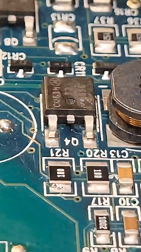 3.6K views · 39 reactions | Getting It Some Hot Air #reworkstation #desoldering #motherboardrepair #electronicsrepair #electroniccomponents | Nebs Alfonso | Facebook