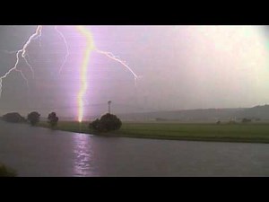 Blitzeinschläge / close lightning strikes