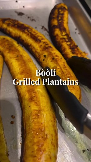 Boli this is my favorite way to eat plantains roasted with a spicy sauce what is yours? #afrifoodnet | African Food Network