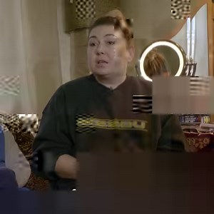 ⚡🎪 Coup de tonnerre sous le chapiteau du cirque national de Kiev. Le 31 décembre 2019, le ministre de la culture a annoncé officiellement l’interdiction des animaux sauvages dans les cirques ukrainiens. 🐻🐅 👉 arte.app.link/ukraine-cirque | ARTE Info