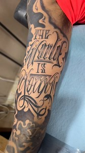 #Brazo_completo #letras✍🏻 #Dibujos 🎨✍🏻🔥 #Cotizaciones #whapp 8212197744 #Tatuaje ✌🏻✍🏻 #modelos 🎨🎭 #blackink ♠️#tattooart 🎨#dynamic #sigueme #Regálame_Tu_Reacción ☑️🔘#tattoomex 🇲🇽🇲🇽#tattoolove 🩶🩶#tattoostyle 🔥➗ #Amoralatinta 💉❤️🔥 | Jona Mendez