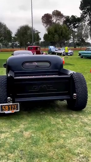 Respect & Support Hot Rod Car Lover 🤍❤️ #hotrodder #cars #lovers #Respect #activefan #FacebookReelsContest #facebookvideo2024 #Ford #streetrodnationals #flames #blue #orange #prostreet #blown #ratrod #streetrod #hotrod | Classic Old Cars