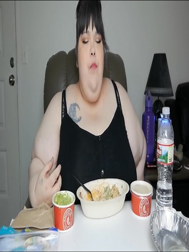 Chipotle Steak Burrito Bowl With Queso Blanco & Guacamole Mukbang #433 | Abelardo