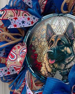 Happy Fourth of July Everyone! This is one of my favorite wreaths! Hope you enjoy! | Mesh Wreaths 'N More