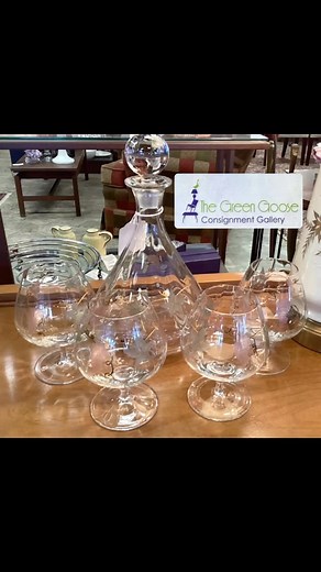 Fabulous addition to your bar! GLASS MCM Brandy decanter with 4 gold etched glasses ➡️$49.99. #decanter #bar #glassware #baraccessories #stlouis #consignment #webstergroves #stl | Green Goose Consignment Gallery