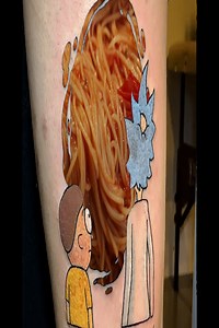 Les tatouages sur fond vert donnent vie à l'art