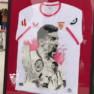 10K views · 349 reactions |  A final photo of Jesús Navas together with club employees | Sevilla FC | Facebook