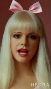 A crossdressing story, how it all began for Holly ‪@HollyMonroe‬