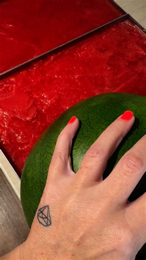 Locally made on the Sunshine Coast, our freeze-dried watermelon is made from 100% Aussie-grown watermelon — then blended into our signature rimming sugar for the perfect sweet, tangy finish. #freezedriedfruit #cocktailglam #drinkstyling #sunshinecoastbusiness #aussiemadeandowned #HomeBarEssentials | Diamond Ice Co.