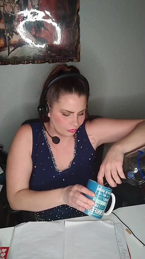 Don't you dare hang up on me 🤬 #relatable #comedy #callcenterlife #customerservice #customerexperience #foryou #foryoupagereels #unembellishedmom | Jennifer Wallace