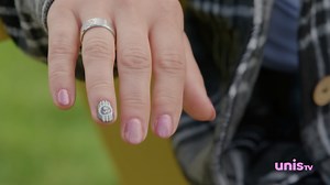 🎬 Coup de cœur garanti dans la 3e saison de « Cœur de trucker »! Quand la passion de la route rencontre celle de l’amour, ça donne des moments uniques… Une prétendante est même allée jusqu’à se faire faire des ongles personnalisés au logo de Kenworth pour séduire Christian! 💅🚛 Un immense merci au Groupe Kenworth Montréal, fidèle partenaire fidèle de « Coeur de trucker » pour une troisième saison consécutive. Grâce à vous, l’univers des camionneurs brille de mille feux à l’écran. 📺 Ne manquez