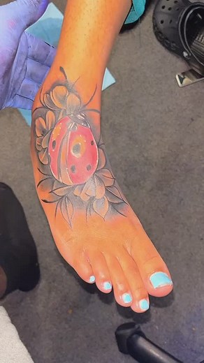 FOOT SHAKING LIKE A STRIPPER 😂😂😂 but good lil cover up job NEXT!!!💪💪 | Josiah Marsh