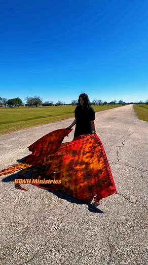 Praise & Worship With Flags Custom Prophetic Created Especially for Lisa Manolakas ⛓️‍💥⛓️‍💥Chain Breaker ⛓️‍💥⛓️‍💥 55x75 double layer #btwhministries #btwhworshipcreativity #btwhsilkflags #CreativityUnleashed #silkflags #worshipministry #7yearanniversary #prophetic | Breathe to Worship Him Flags & Banners