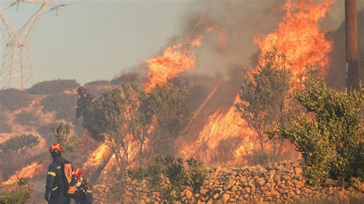 Crete declares state of emergency for wildfire zones as holidaymakers flee