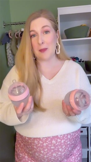 There’s so many bottles to choose from, but here are some things to consider featuring NICU Nurse and Mama, @sparklyscrubs  #ComotomoCommunity #babybottles #babyregistrymusthaves #newmom #expectingmoms | Comotomo | Facebook