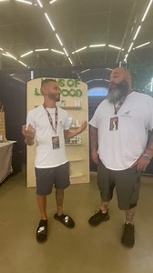 📸: Blakes Exotic Animal Ranch @blakesexoticanimalranch It was great seeing you guys & can’t wait to see you at @animalcon.usa You might get a chance to run into this duo today at @narbc Dallas! We love knowing you guys get to see some cool reptiles at the show! Make sure you guys check out @blakesexoticanimalranch & @blakesexoticfeeders for quails (feeder source) Dallas Market Hall 2200 N Stemmons Fwy Dallas, TX 75207 | NARBC: North American Reptile Breeders Conference