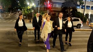 Former Queen of Greece Anna-Maria crosses the Vasilissis Sophia Avenue, accompanied by her son Prince Nikolaos and newlyweds Princess Theodora and Matthew Kumar as they head to the Byzantine-Christian Museum for the pre-wedding dinner. #Greece 27 Sep 2024. #kingofgreece #kingconstantine #greekroyalfamily #greekroyals #greekroyalty #royalsofgreece #greekroyaldynasty #kingofthehellenes #constantineII #royals #royalty #princephilipposofgreece #princenikolaosofgreece #europeanmonarchy #kingconstanti