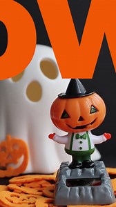 Do you believe in the Great Pumpkin? | Candy Warehouse