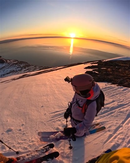 6.8K views · 71 reactions | ゴールデンアワーで感動のバックカントリー #GoProHERO13 Black + 超広角レンズで撮影。  Nick Pescetto + Elisa Vottero + Alvaro Penades ウィンターシーズンのプレゼントにパーフェクトなHERO13をお得な価格でゲットしよう  GoPro.com/HERO13 | GoPro | Facebook