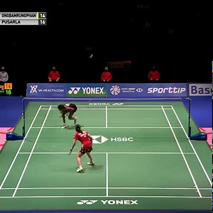 Things are heating up in Basel between 🇹🇭 Busanan Ongbamrungphan and 🇮🇳 P V Sindhu 🔥 HSBC Sport Follow live action: https://bwf.tv #BWFWorldTour #SwissOpen2022 | BWF — Badminton World Federation