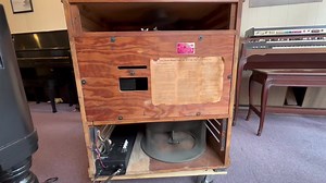 Another little demo of the #BookerLAB rebellion amplifier in a Leslie 145. The Rebellion is configured to operate via 11 pin input in the same manner that the Leslie 3300 and 981 operate. Can’t say enough good about it! Say goodbye to u reliable half-century tube amps in your Leslie 122 or 147 cabinets! Call in your order today! 478-292-8208 | BlackHAMMOND
