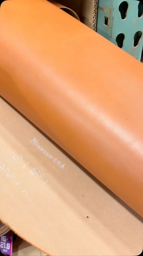 Horween Seconds - 15% Off through the end of the month! - This 4/5oz Bourbon Essex leather is one of the nicest vegetable tanned options we currently have in from Horween. Having a touch more of a semi aniline finish on these sides, versus a full aniline, gives the leather a consistent smooth coloring. Limited stock. Made in the USA. Drop us a comment, call or email with any questions. Standard Shipping in the Contiguous US is $19.99. #maverickleatherco #horweenseconds #horween #horweenleather #