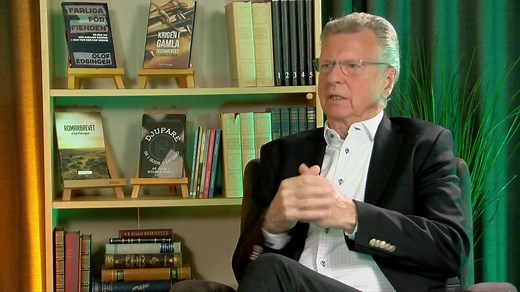 26 reactions | Lennart Åsbergs programserie "Bokhyllan" är ett...