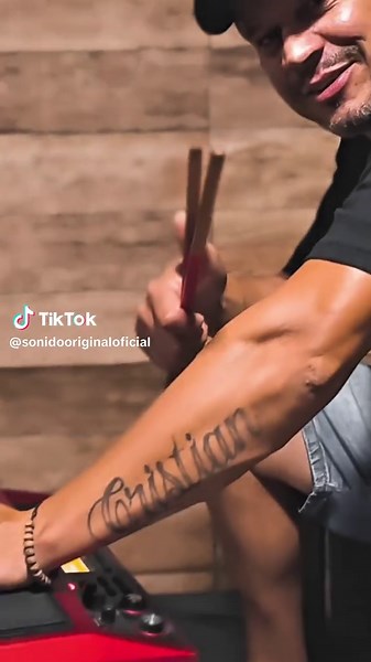 Comenzamos con las primeras canciones del Repertorio 2025!! Sesión estudio!! Ya disponible