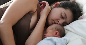 Candid Mother Newborn Baby Sleeping Bed: Stockvideos & Filmmaterial (100 % lizenzfrei) 1030685519 | Shutterstock