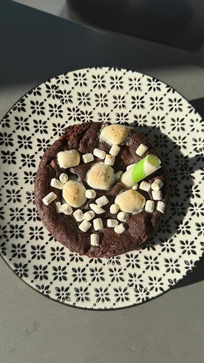 This is the BEST way to have our Hazelnut Hot Chocolate Lava cookie! It might seem like a lot of extra steps just eat a cookie but we promise it is worth the effort! We hope everyone is staying warm in this weather and can’t wait to see you at the @jfarmersmarket tomorrow! (9am-2pm) ❤️☕️🍫 • • • • • • • #hotchocolate #cookie #stuffedcookies #chocolate #icecream #lavacake #smallbusiness #marshmallow #cute #love #christmas #hazelnut | Sugardust Bakehouse