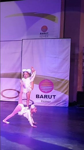 Mesmerizing Aerialists Perform Stunning Circus Acrobatics | High-Flying Tricks