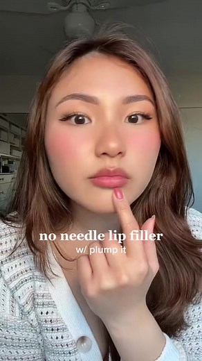 4.8K views · 29 reactions | LIP FILLER DUPE ⁠ ⁠ Our No Needles Lip Filler Kit creates lip-filling-looking results, just without the price tag that comes with it⁠ ⁠ Use our Volumising for intense plumping and our Hyaluronic for long-term results⁠ ⁠ Get yours now! 朗 | Plump It | Facebook