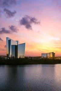 "Don't you wanna stay here a little while..." 🎵 - Jason Aldean & Kelly Clarkson | Mohegan Sun