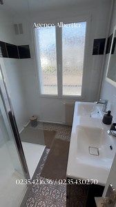 ✨ À louer – Appartement meublé vue mer dans une résidence de standing ✨ Découvrez ce superbe appartement meublé, idéalement situé dans une résidence de standing, offrant une vue mer exceptionnelle. Il se compose de deux chambres confortables, d’un beau séjour lumineux, d’une cuisine équipée, ainsi que d’un balcon parfait pour profiter de l’extérieur. La résidence dispose de prestations de qualité : ✔ Parking collectif ✔ Séchoir ✔ Local à vélo ✔ Ascenseur 💰 Loyer : 1 400 € 💰 Provisions pour cha