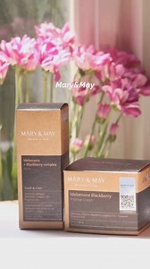 Meet Mary&May powerful antioxidant skincare, idebenone serum and cream! 🍇 Idebenone Blackberry Complex Serum ✧ Offers a powerful antioxidant formula from its Idebenone & Blackberry ingredients. Enhances skin elasticity, moisturizes skin and brightens skin tone for a more youthful & healthier skin. Its deep yellow color comes from raw materials that’s jam-packed with nutrients. ✧ Does not irritate skin despite its concentrated ingredients. It also absorbs well & doesn’t cause peeling even when l