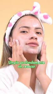 😱¿Tienes poros obstruidos y puntos negros?🚨 Te tenemos la solución👉🏻 Tea Tree Scrub🌿. Su fórmula con árbol de té ácido salicílico te ayuda a combatir las imperfecciones y a mantener la piel limpia. ¡Adiós puntos negros e impurezas!🥰 🛒💻Disponible ahora en www.lasfragancias.com" | Burbujas Beauty Shop