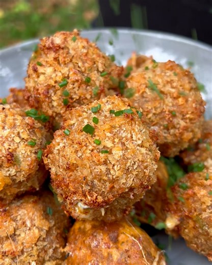 Chilli cheese nuggets look heavenly 🧀🔥 | FOODbible