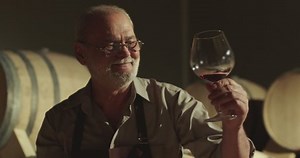 Winemaker Checking On Wine By Sampling: stockbeeldmateriaal en -video's (rechtenvrij) 1051413034 | Shutterstock