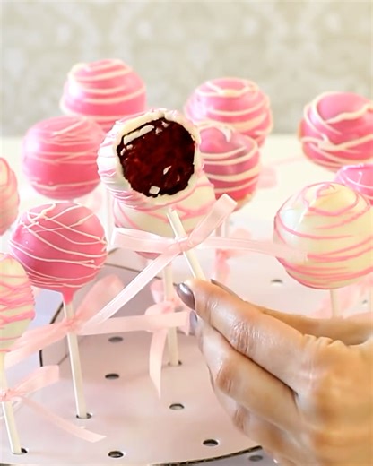 149K views · 982 reactions | Satisfy your sweet tooth with pink cake pops! | MetDaan Cakes | Facebook