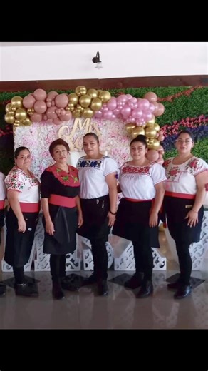 Servicio de meseros. 💎 "Diamante" 💎 •Bodas 👰 •XV años 👰 •Primera comunión🤵 •Baby shower🤰🍼 •Bautizos 👩‍🍼 •Graduación 👩‍🎓 cualquier tipo de eventos social nuestra experiencia nos recomienda. 🤵 🤵 🤵 Nuestra Meta 🤵 🤵 🤵 Encargarnos de la preparación del área de servicio, organizando las mesas, sillas, mostradores etc… También controlar que todo el material se encuentra en perfecto estado, (vajilla, cristalería, manteles…) y se asegura de suministrar y recoger los platos mientras se pr