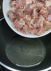 24K views · 184 reactions | গরম তেলে মাংস ছেড়ে দিয়ে যে এত মজার রান্না হয় আগে জানতাম না Beef Curry Recipe #beef #beefcurry #recipe #viral #food #cookingdiarybysalma | Cooking Diary By Salma | Facebook