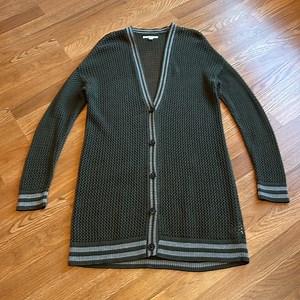 American Eagle Outfitters khaki green knit long sleeve midi sweater. Size M.