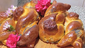 16K views · 178 reactions | Iepurași de paste umpluti cu mac. Copturi de Paște. #Cozonac#Prajituri#CopturiDePaste aluat 260ml lapte 40ml suc de portocale 50g zahar 1 ou 30g lapte praf 30g gris 600g faina 6g/25g drojdie Crema 250ml lapte 100g zahar 30g mac 20g gris ou pentru uns deasupra | Stela Stratulat | Facebook