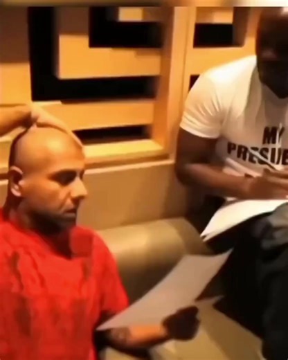 #watch: Throwback behind the scene of Chammak challo's song feat Akon #Akon #chammakchallo #throwback #ThrowbackThursday #behindthescenes #BTS #MiddayEntertainment #entertainment #bollywood | MiD DAY