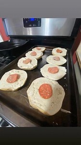 I made homemade pizza bagels. | OffGpTV