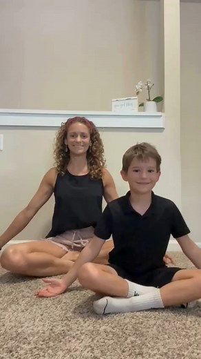 🎆 Fireworks Breath 🎆 *Sit tall and bring your palms together at your heart center. This is the firework. *Light the fuse! Inhale and bring your palms (still pressed together) above your head. *When you get to the top, the firework explodes! Clap your hands together. *As you exhale with a "shhhhh" sound, the tiny sparks fall back to the earth as your hands slowly float back down with fingers wiggling. 🎆 Repeat a couple times for a longer fireworks show! . . . #meditation #breathwork #KidsMedit