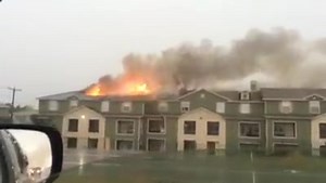 VID: Waxahachie FD battling an apartment fire off I35E and Rogers St. | DFW Scanner
