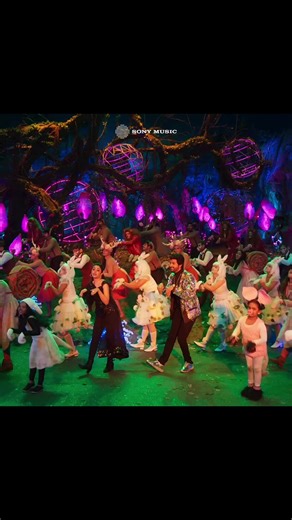 This time it’s a #PrivateParty cuz we hit a humongous 1️⃣0️⃣0️⃣ MILLION VIEWS! 🥳🎉🪩Hit play vibe 🕺🕺🕺🔗 https://bit.ly/PrivatePartyVideoSong #Don | Sony Music South